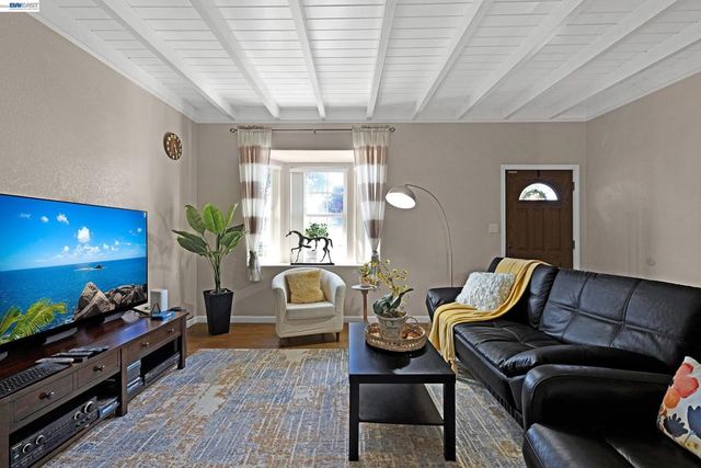 523 Evelyn Ln, Hayward, CA 94544