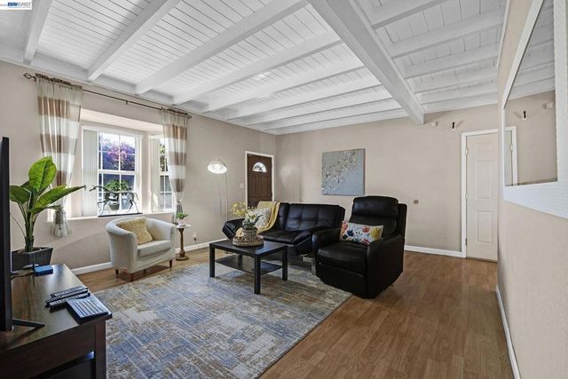 523 Evelyn Ln, Hayward, CA 94544