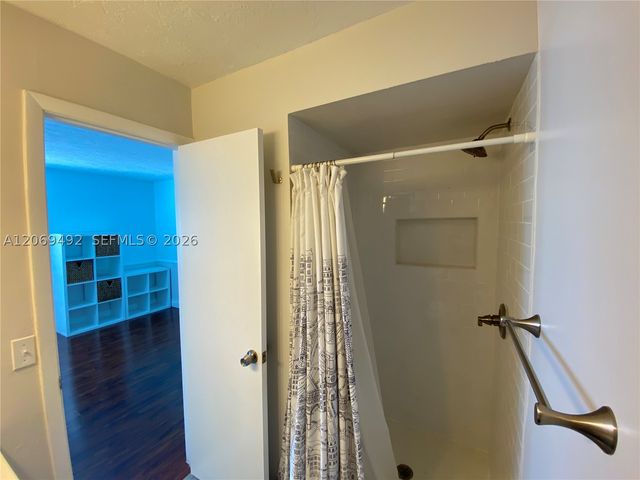 4530 SW 68th Ct Cir 32-6, Miami, FL 33155
