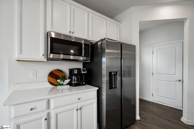 8 Wiltshire Circle, Easley, SC 29642