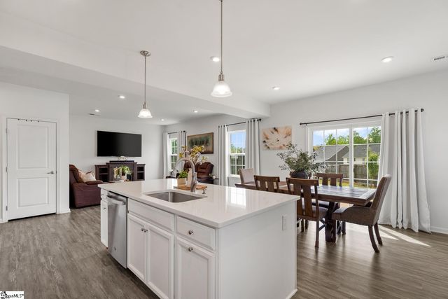 8 Wiltshire Circle, Easley, SC 29642