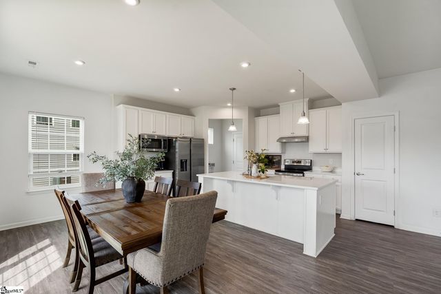 8 Wiltshire Circle, Easley, SC 29642