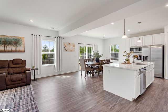 8 Wiltshire Circle, Easley, SC 29642