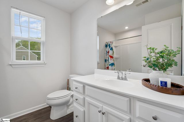 8 Wiltshire Circle, Easley, SC 29642