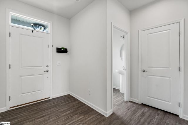 8 Wiltshire Circle, Easley, SC 29642