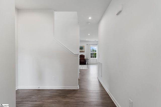 8 Wiltshire Circle, Easley, SC 29642