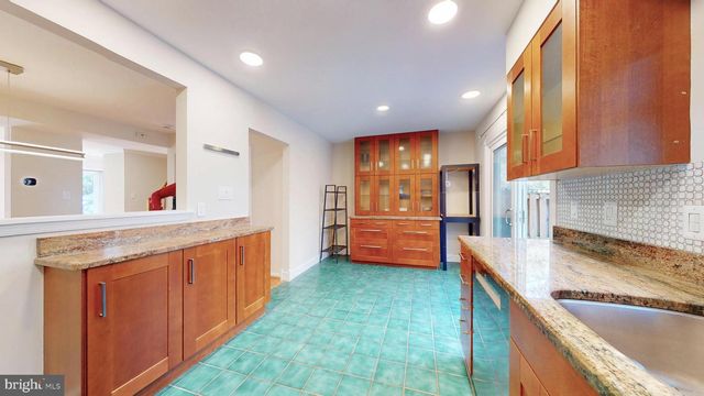 5705 HERITAGE HILL CT, Alexandria, VA 22310