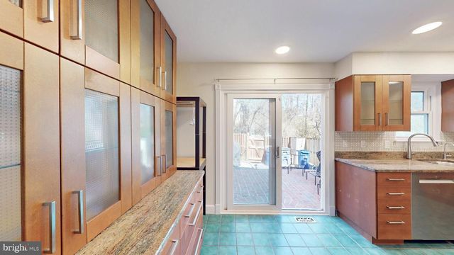 5705 HERITAGE HILL CT, Alexandria, VA 22310