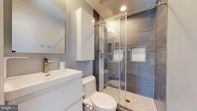 5705 HERITAGE HILL CT, Alexandria, VA 22310