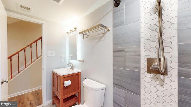 5705 HERITAGE HILL CT, Alexandria, VA 22310