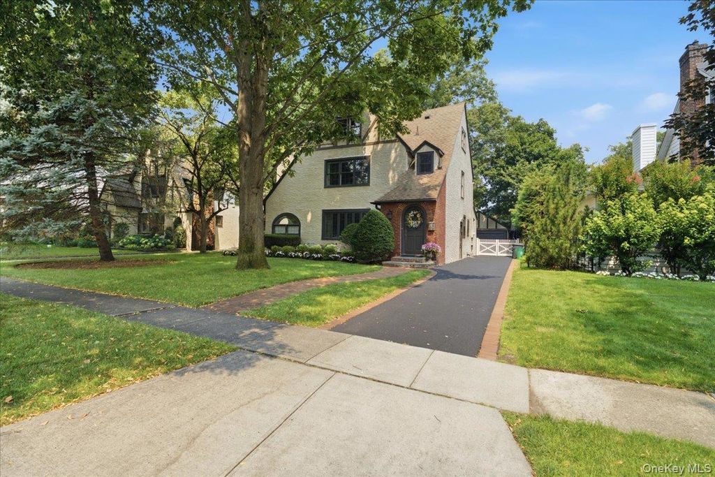 89 Poplar Street, Garden City, NY 11530 — photo 2