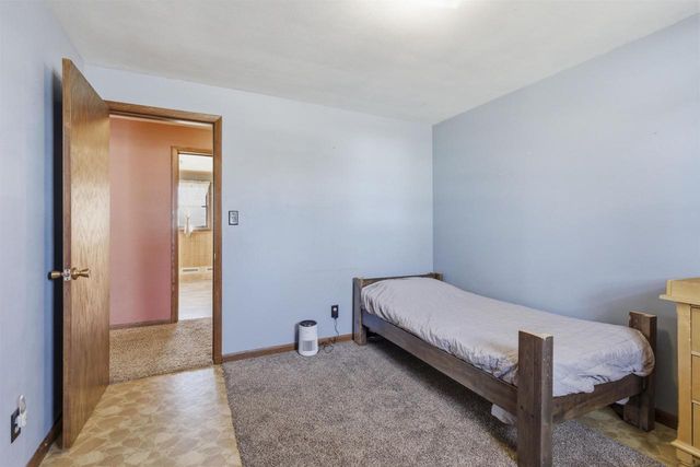 1965 LYNN DRIVE, Neenah, WI 54956