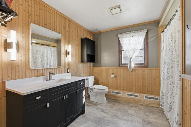 1965 LYNN DRIVE, Neenah, WI 54956