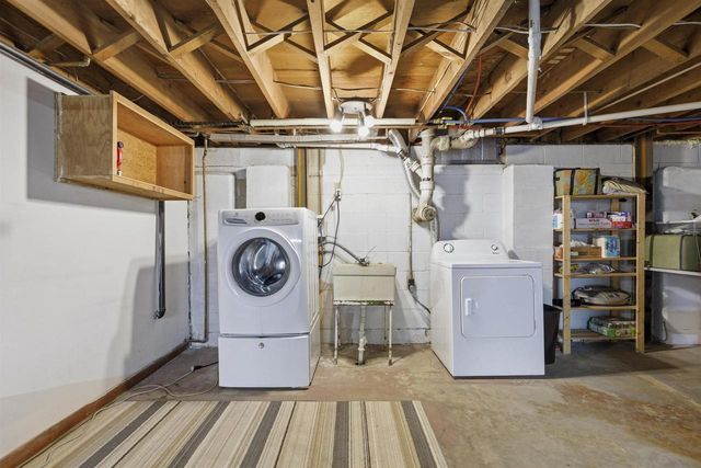 1965 LYNN DRIVE, Neenah, WI 54956