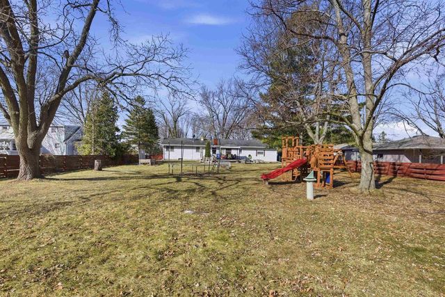 1965 LYNN DRIVE, Neenah, WI 54956