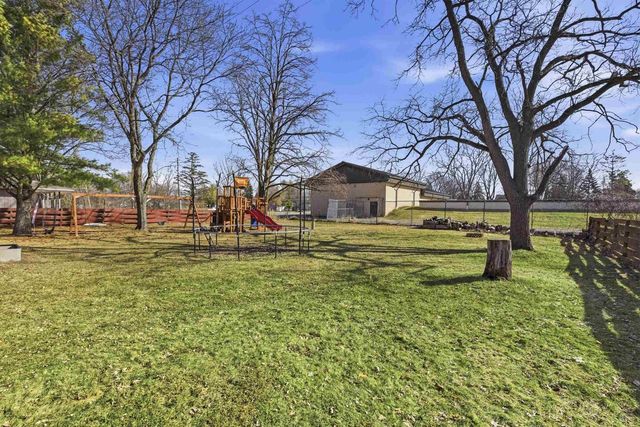 1965 LYNN DRIVE, Neenah, WI 54956