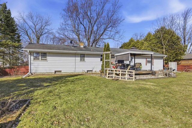 1965 LYNN DRIVE, Neenah, WI 54956