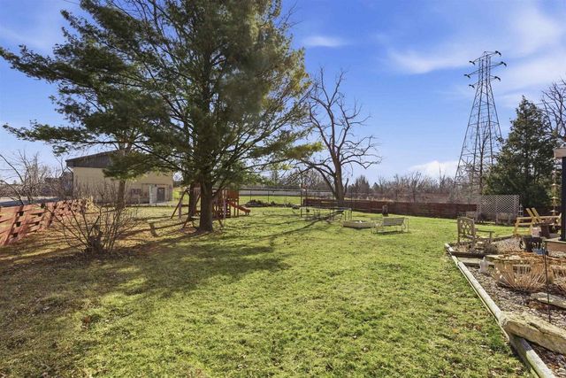 1965 LYNN DRIVE, Neenah, WI 54956