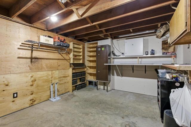 1965 LYNN DRIVE, Neenah, WI 54956