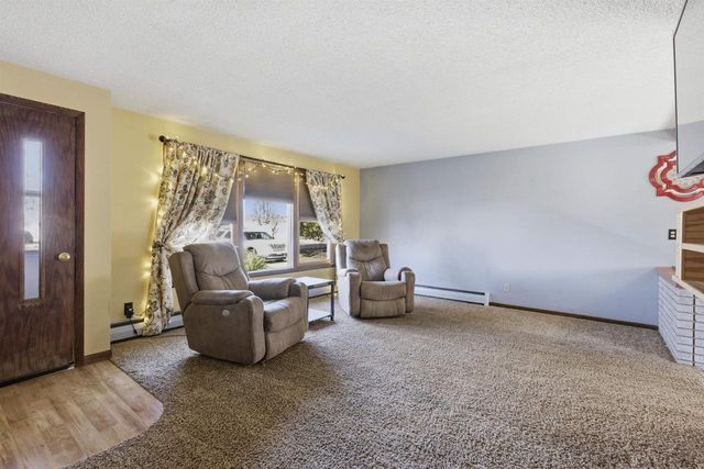 1965 LYNN DRIVE, Neenah, WI 54956