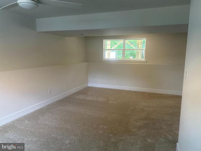 8 OXFORD AVE, Gloucester City, NJ 08030