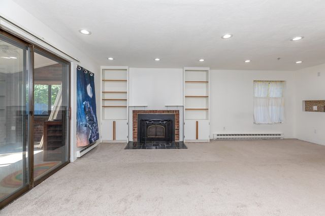 22 Old Stone Way 22, Weymouth, MA 02189