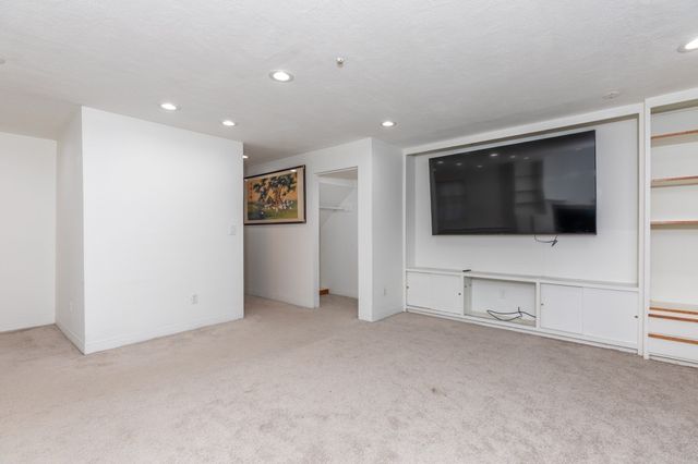 22 Old Stone Way 22, Weymouth, MA 02189