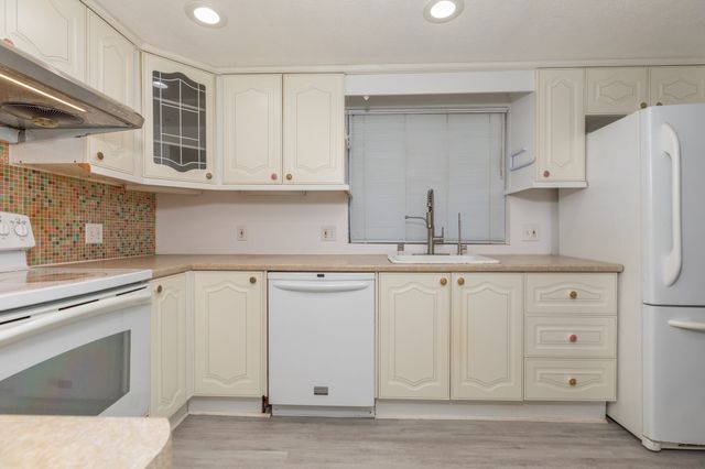 22 Old Stone Way 22, Weymouth, MA 02189