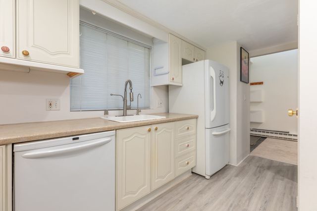 22 Old Stone Way 22, Weymouth, MA 02189