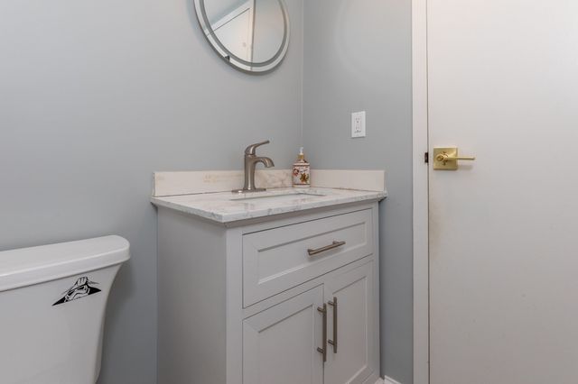 22 Old Stone Way 22, Weymouth, MA 02189