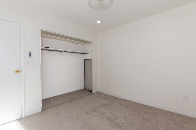 22 Old Stone Way 22, Weymouth, MA 02189