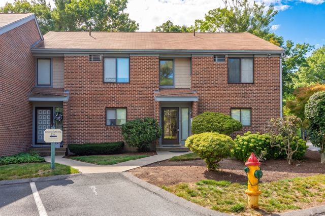 22 Old Stone Way 22, Weymouth, MA 02189