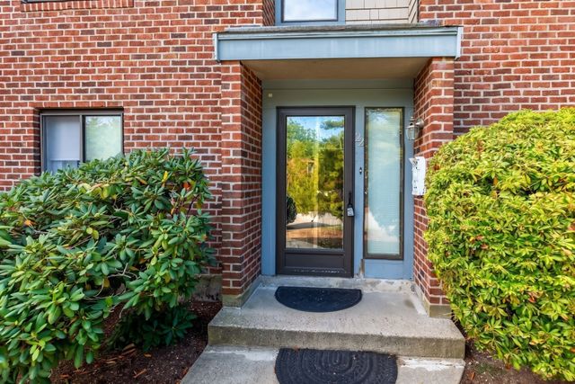 22 Old Stone Way 22, Weymouth, MA 02189