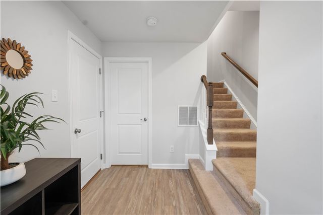 128 Providence Way, Whitehall, PA 15234