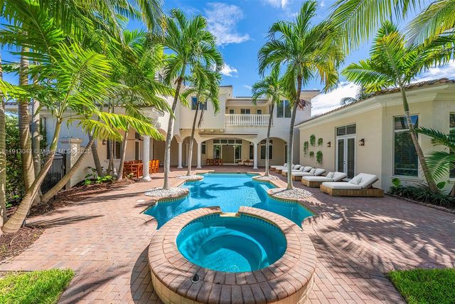 1295 Hatteras Ln, Hollywood, FL 33019