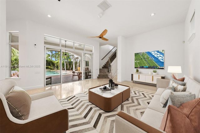 1295 Hatteras Ln, Hollywood, FL 33019