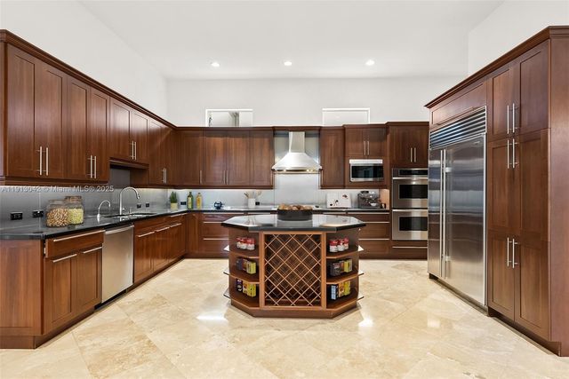 1295 Hatteras Ln, Hollywood, FL 33019