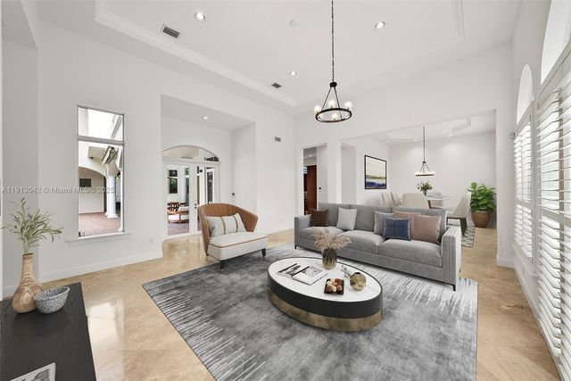 1295 Hatteras Ln, Hollywood, FL 33019