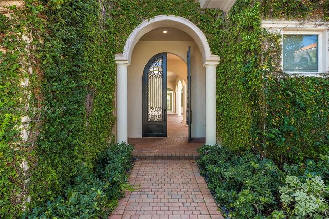 1295 Hatteras Ln, Hollywood, FL 33019