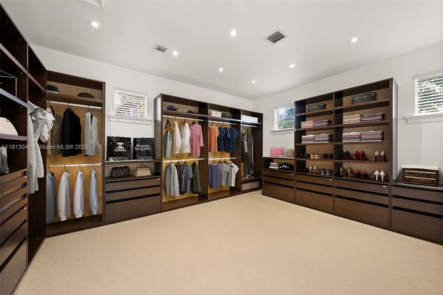 1295 Hatteras Ln, Hollywood, FL 33019