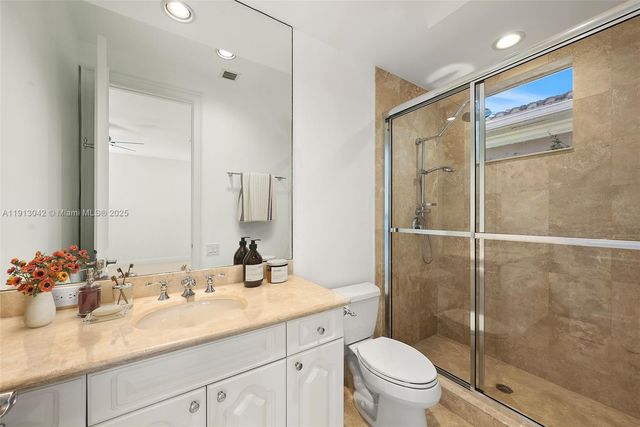 1295 Hatteras Ln, Hollywood, FL 33019