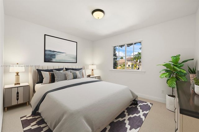 1295 Hatteras Ln, Hollywood, FL 33019