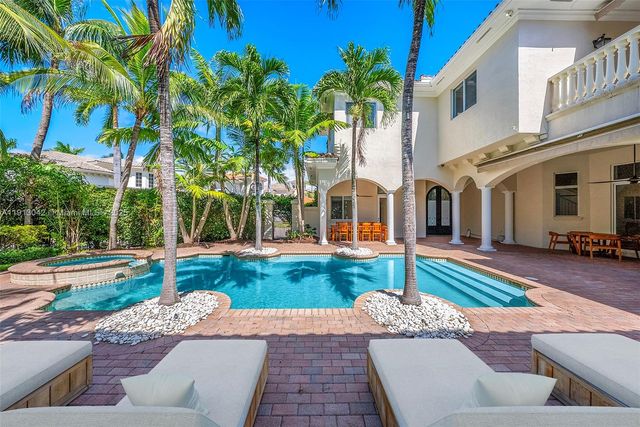 1295 Hatteras Ln, Hollywood, FL 33019