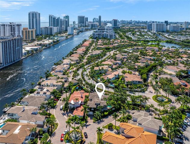 1295 Hatteras Ln, Hollywood, FL 33019