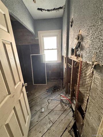 12614 Promenade Street, Detroit, MI 48213