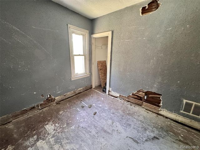 12614 Promenade Street, Detroit, MI 48213