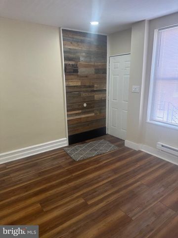 810 W BIRCH ST, Philadelphia, PA 19133