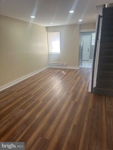 810 W BIRCH ST, Philadelphia, PA 19133