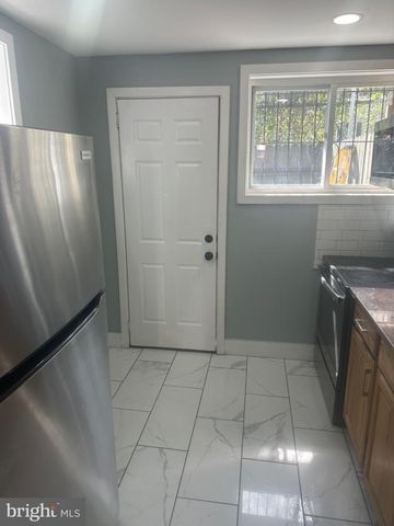 810 W BIRCH ST, Philadelphia, PA 19133