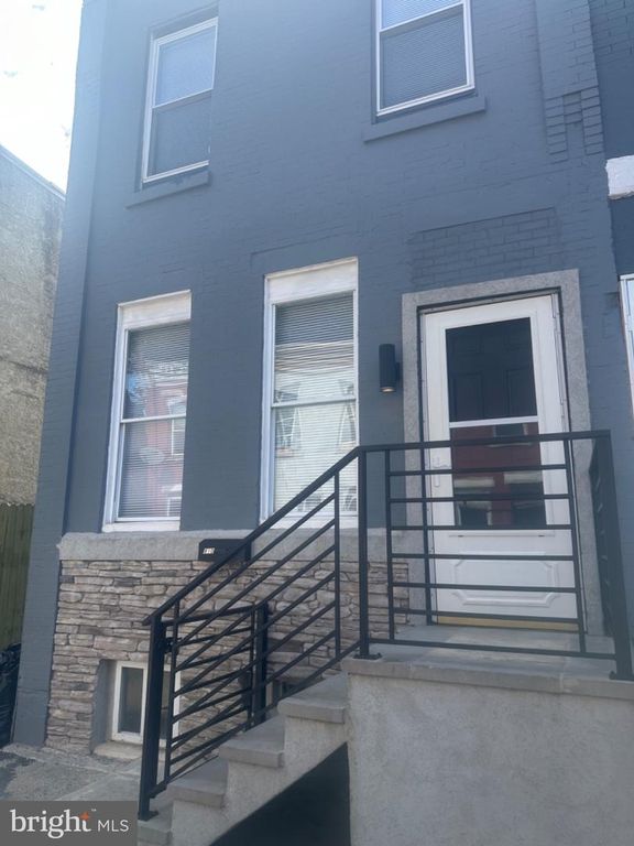 810 W BIRCH ST, Philadelphia, PA 19133 — exterior